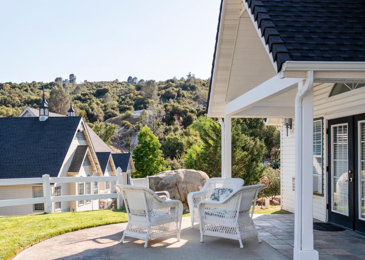 Hounds Tooth Inn Oakhurst Exteriör bild