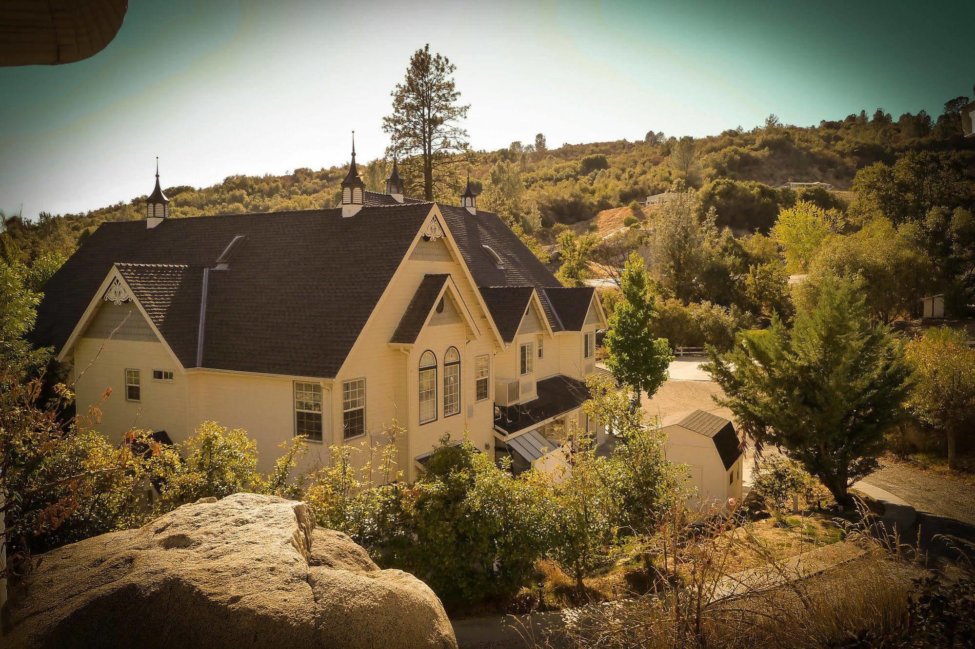 Hounds Tooth Inn Oakhurst Exteriör bild